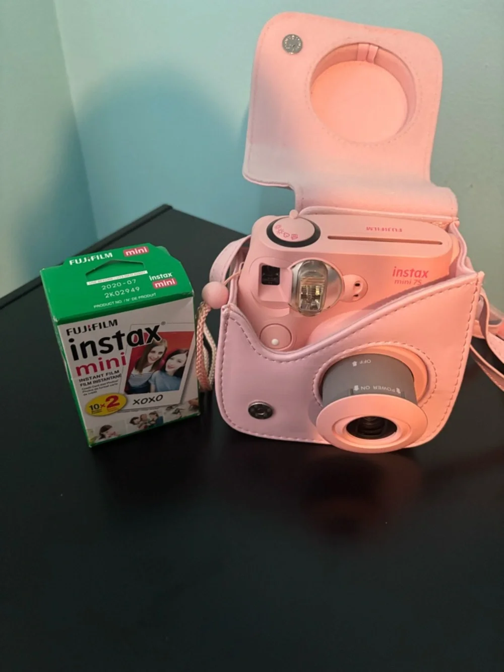 Fujifilm Instax Mini 7 Instant Camera with case n films
